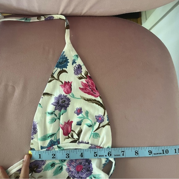 Split tie front floral halter top - Picture 4 of 5